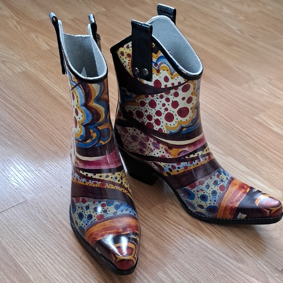 Nomad Shoes - NOMAD Short yippy Cowboy Rain Boots Abstract Size 7